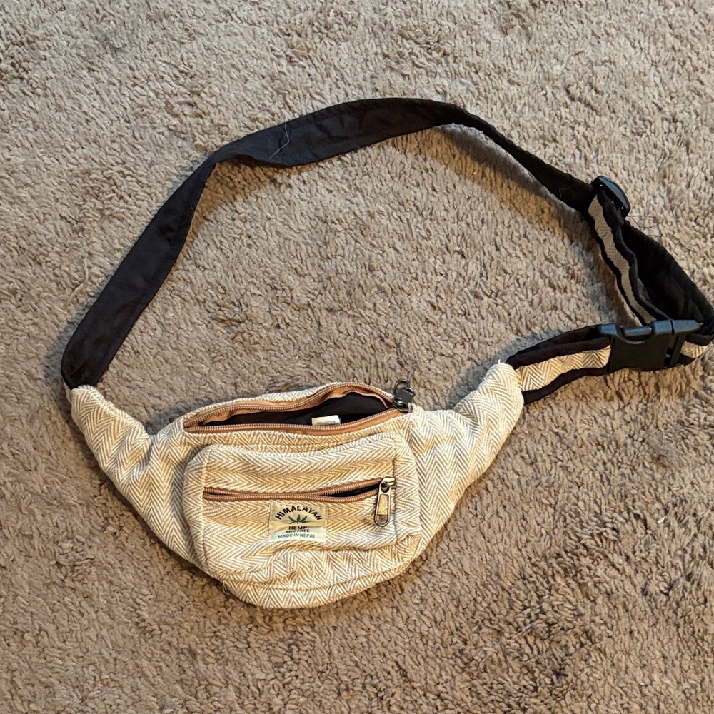 Himalayan belt bag